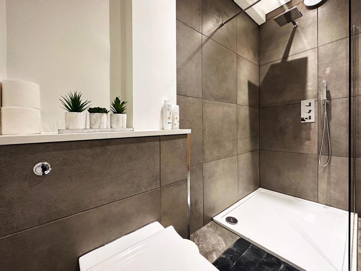 Liam Place Near Hyde Park - 1 Double Bed, 1 Sofa Bed, Spacious Apartment, Private Entrance London Exteriör bild