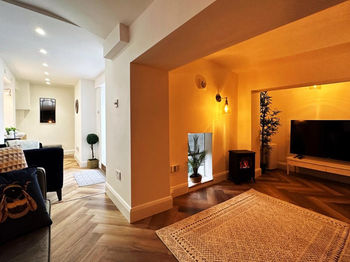 Liam Place Near Hyde Park - 1 Double Bed, 1 Sofa Bed, Spacious Apartment, Private Entrance London Exteriör bild
