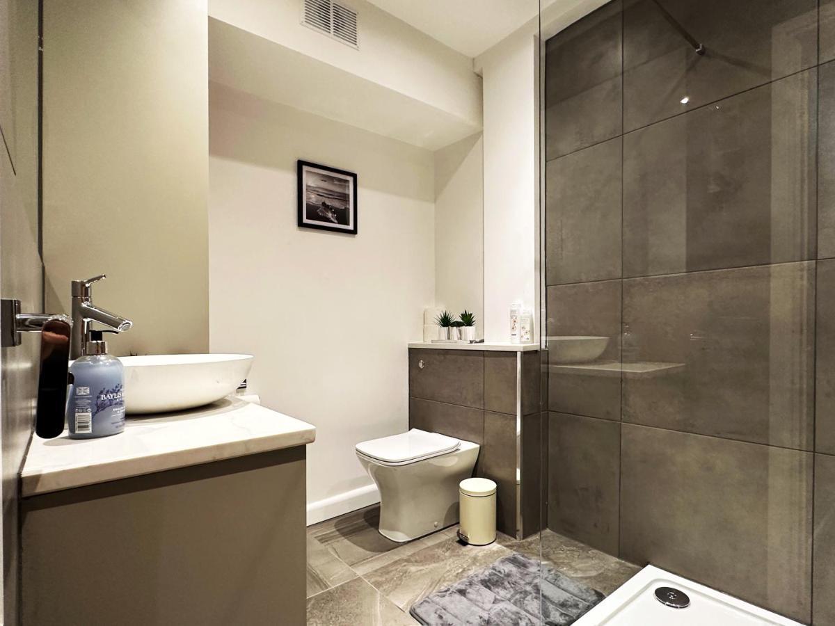Liam Place Near Hyde Park - 1 Double Bed, 1 Sofa Bed, Spacious Apartment, Private Entrance London Exteriör bild