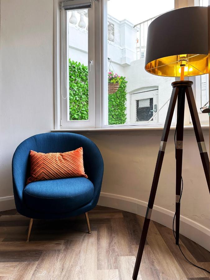 Liam Place Near Hyde Park - 1 Double Bed, 1 Sofa Bed, Spacious Apartment, Private Entrance London Exteriör bild
