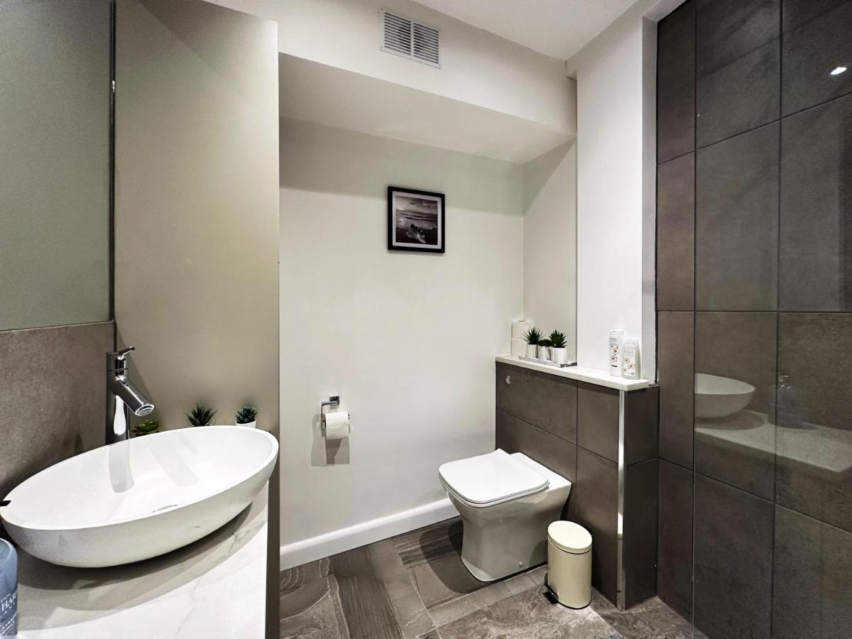 Liam Place Near Hyde Park - 1 Double Bed, 1 Sofa Bed, Spacious Apartment, Private Entrance London Exteriör bild