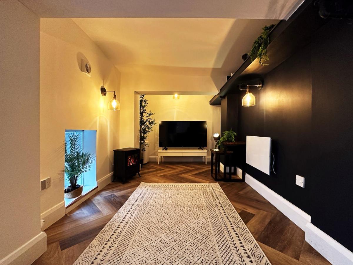 Liam Place Near Hyde Park - 1 Double Bed, 1 Sofa Bed, Spacious Apartment, Private Entrance London Exteriör bild
