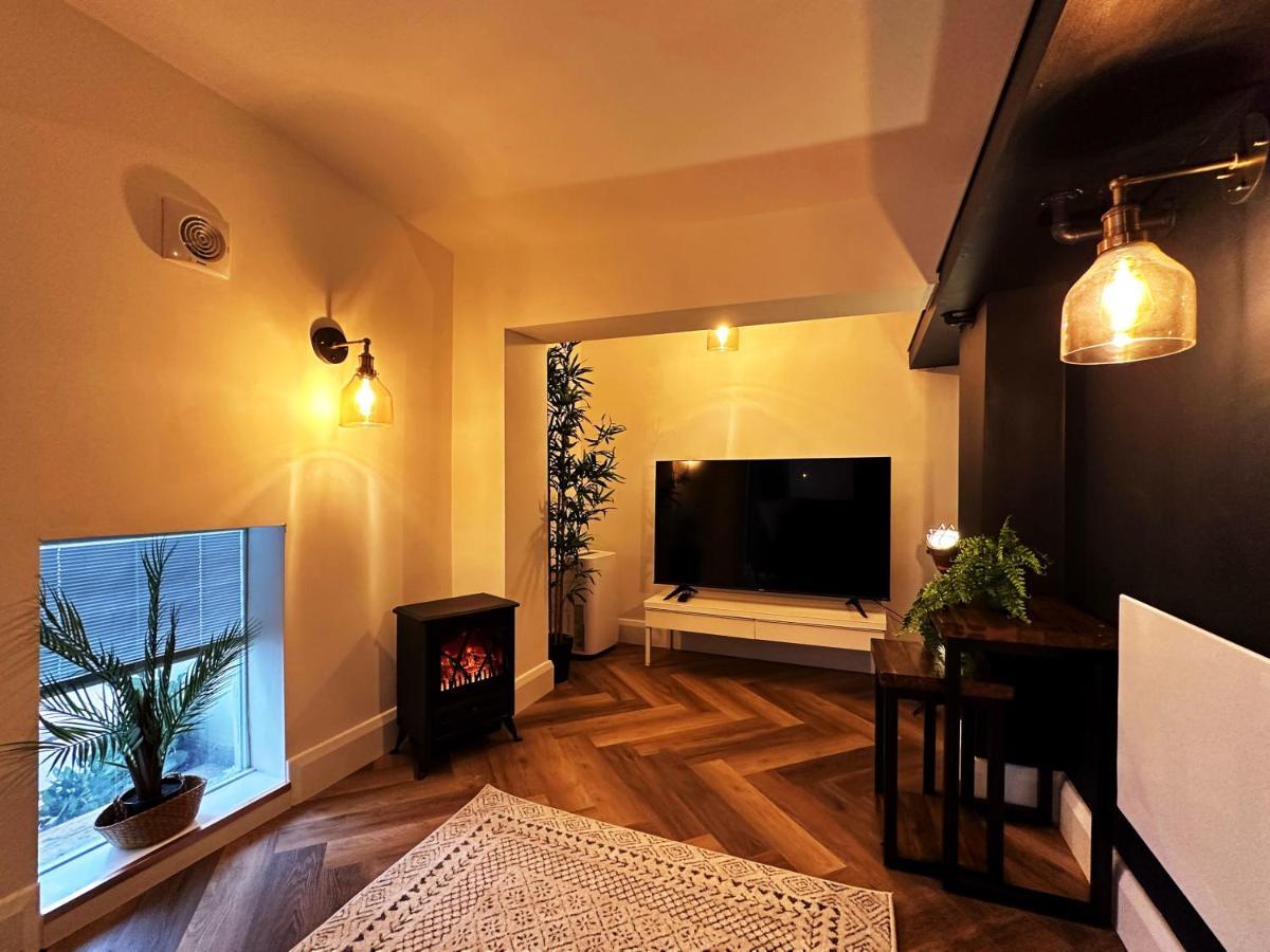 Liam Place Near Hyde Park - 1 Double Bed, 1 Sofa Bed, Spacious Apartment, Private Entrance London Exteriör bild