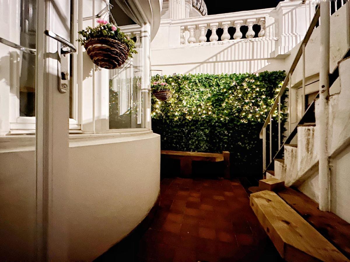 Liam Place Near Hyde Park - 1 Double Bed, 1 Sofa Bed, Spacious Apartment, Private Entrance London Exteriör bild